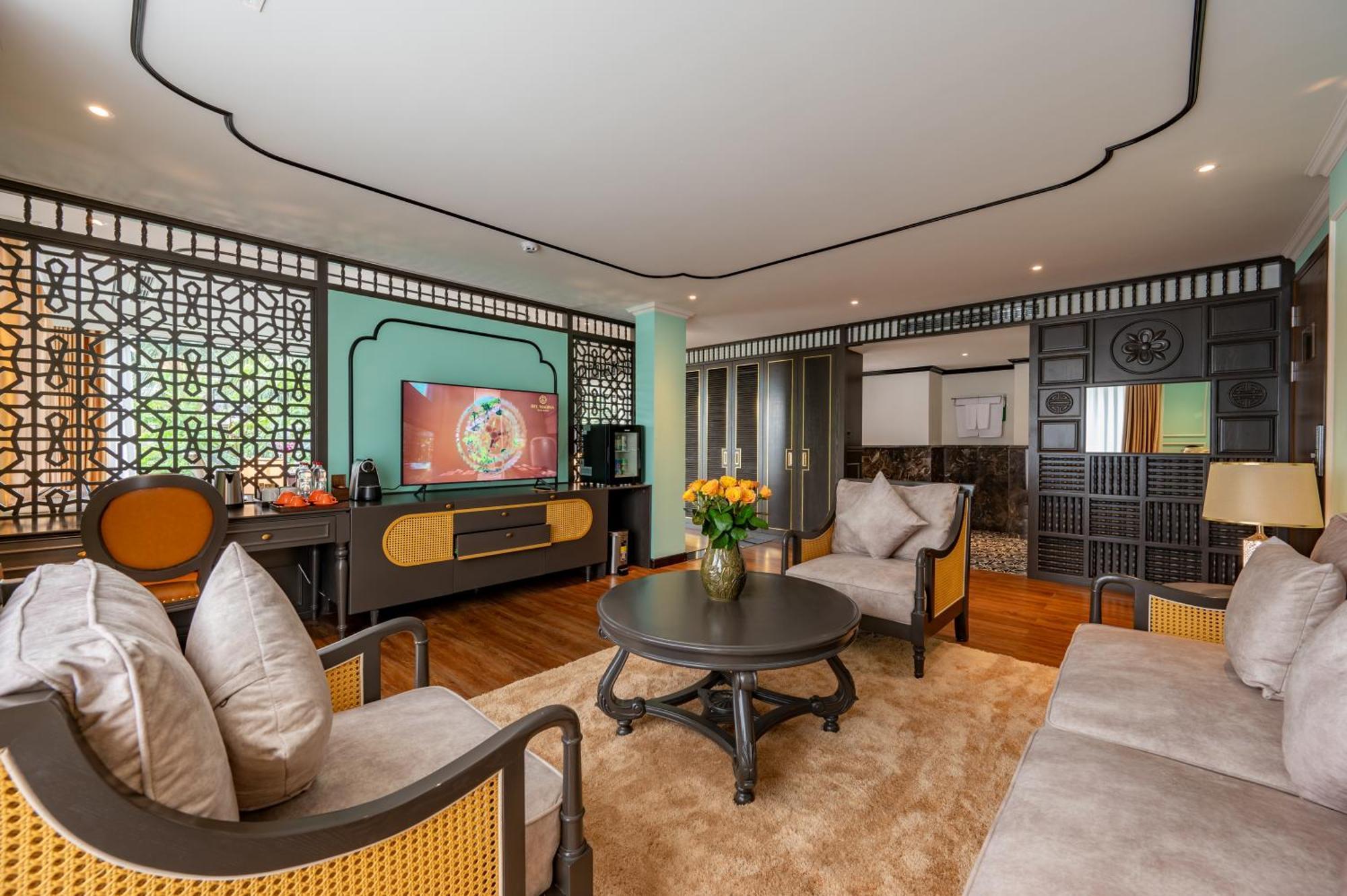 Bel Marina Hoi An Resort Kültér fotó Living room of a suite